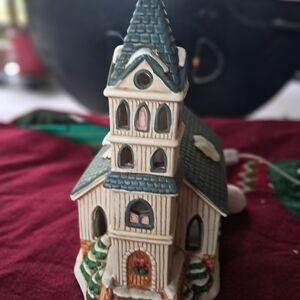 Lefton Festive Ceramic Church with Green Roof